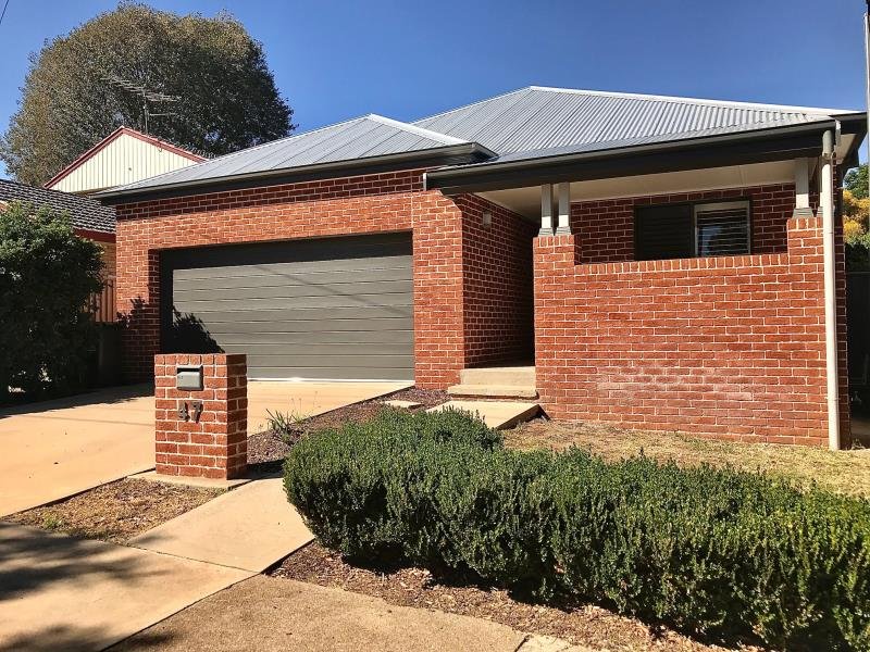 47 Bourke Street TAMWORTH 1