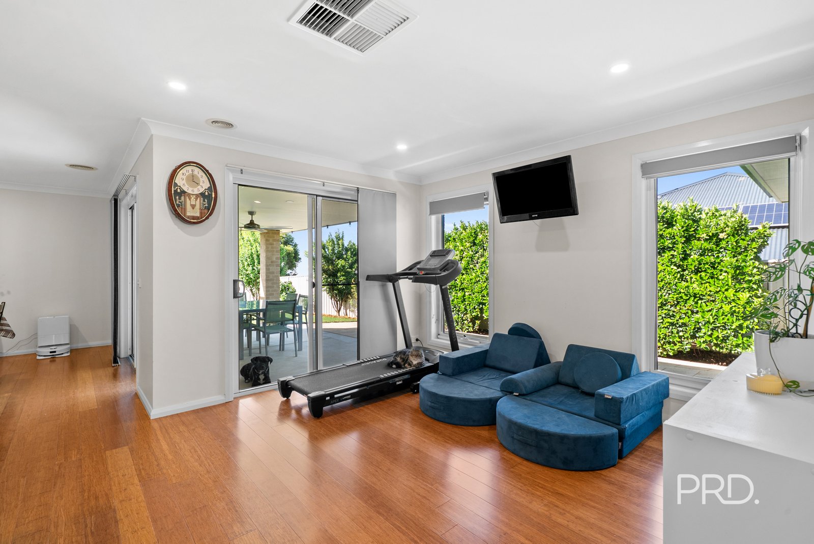 47 Clifton Street BOURKELANDS 10
