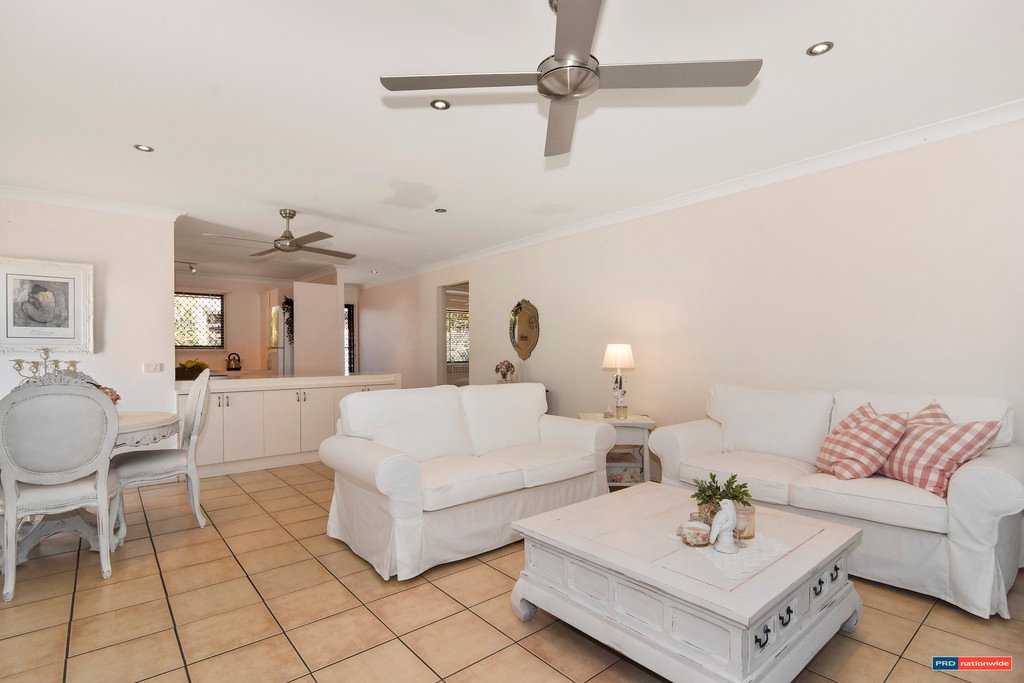 4/7 Cotinga Crescent BURLEIGH WATERS 2