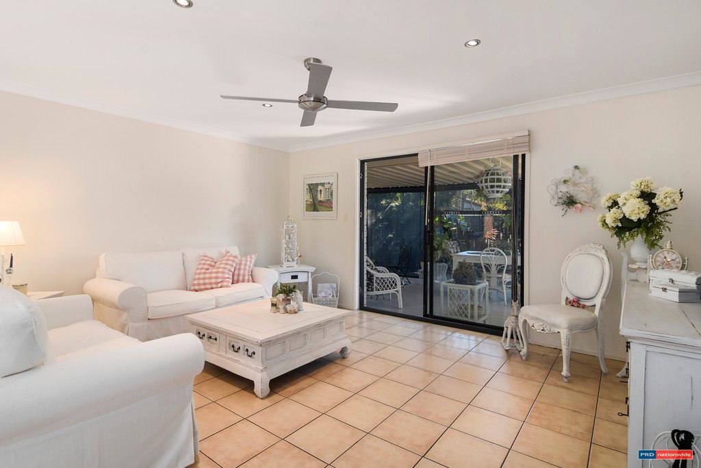 4/7 Cotinga Crescent BURLEIGH WATERS 3