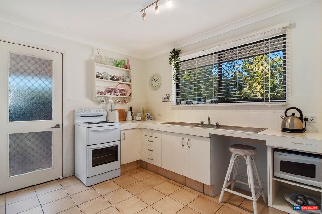4/7 Cotinga Crescent BURLEIGH WATERS 5