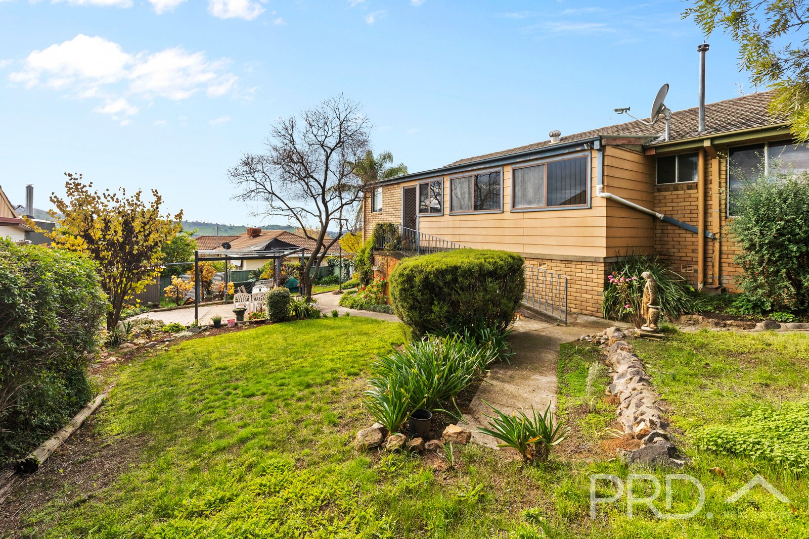 47 Dalhunty Street TUMUT 14