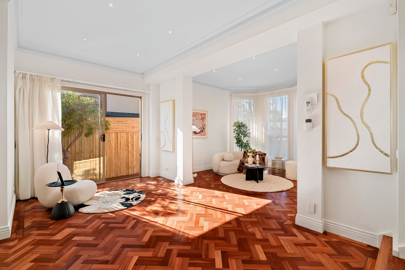 Gallery: 4/7 Devon Court