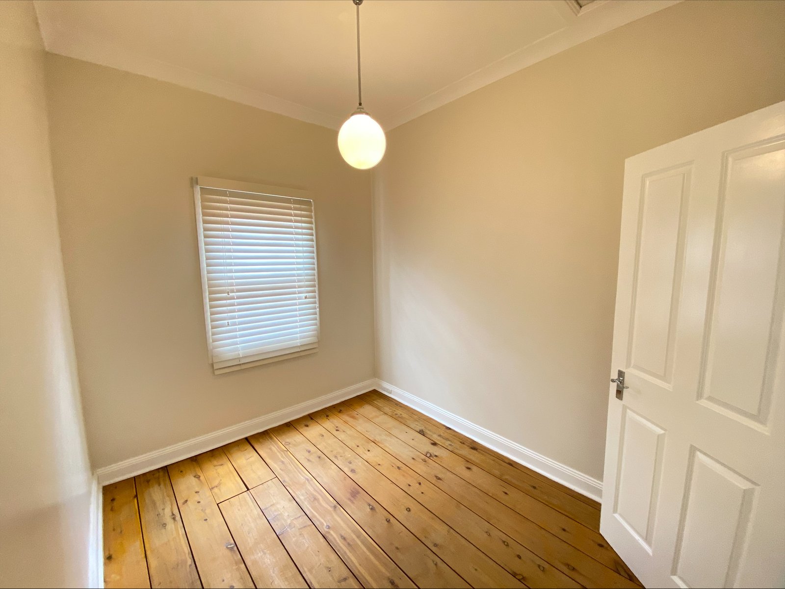 47 Griffin Avenue TAMWORTH 4