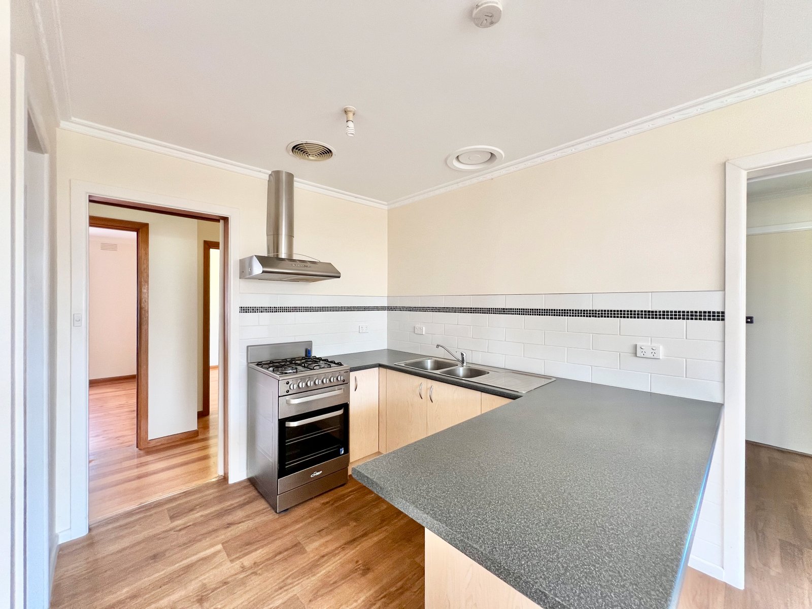 Gallery: 47 Hendy Street
