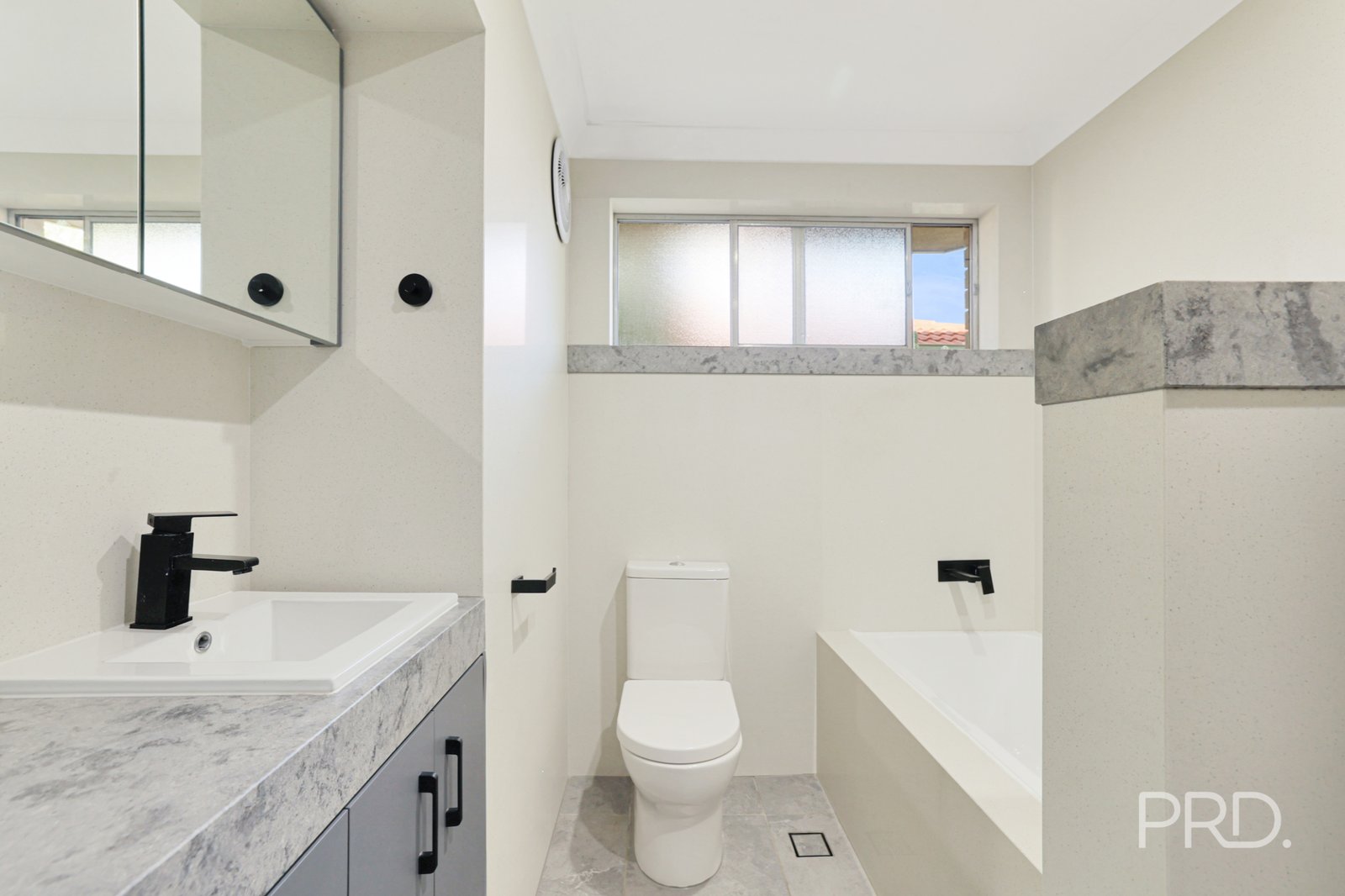47 Hyman Street TAMWORTH 16