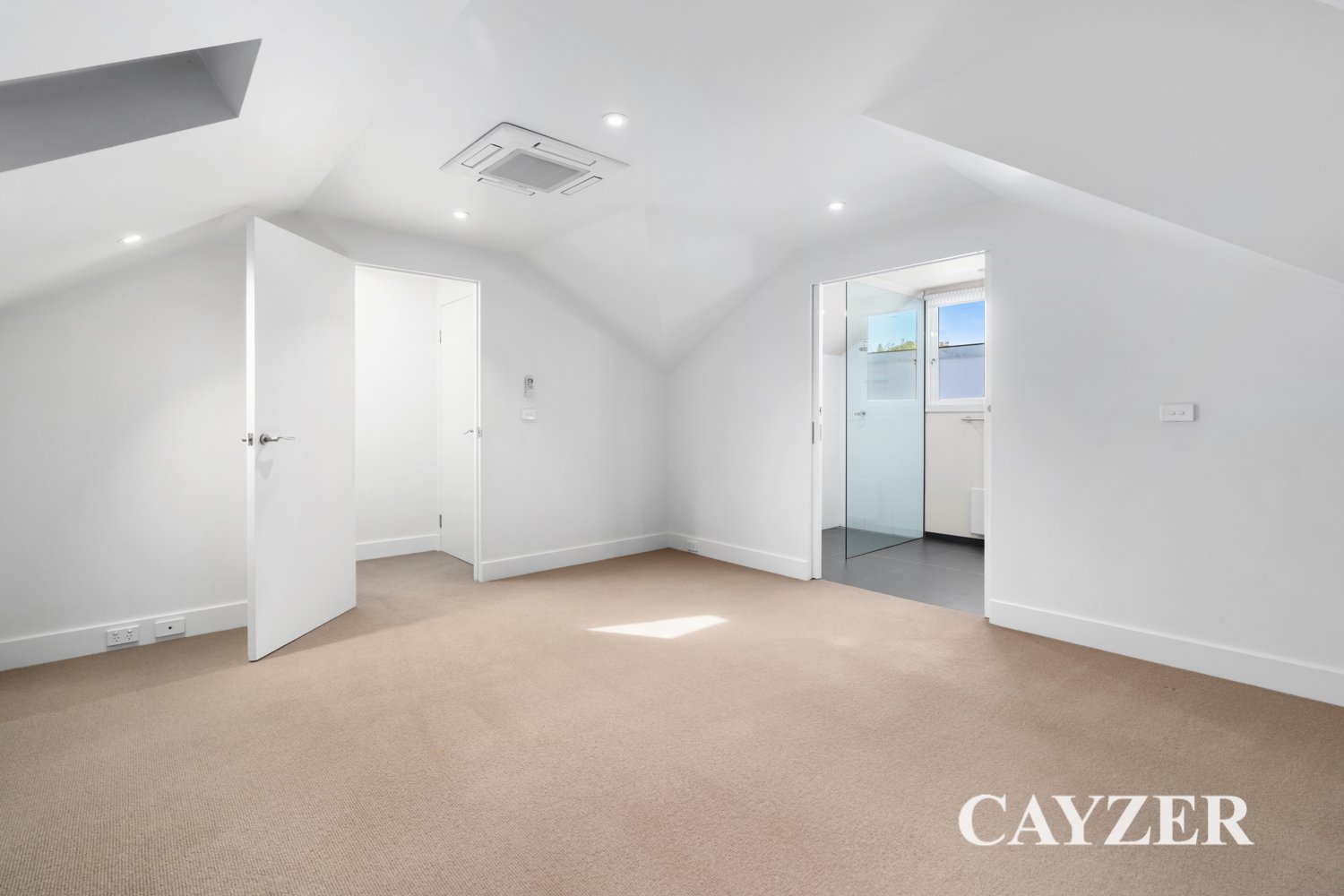 Gallery: 4/7 Iona Avenue