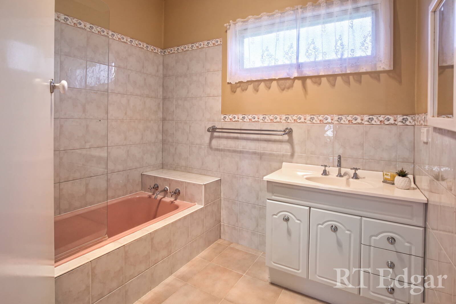 Real Estate and Property in 47 Jennings Street, Kyneton, VIC