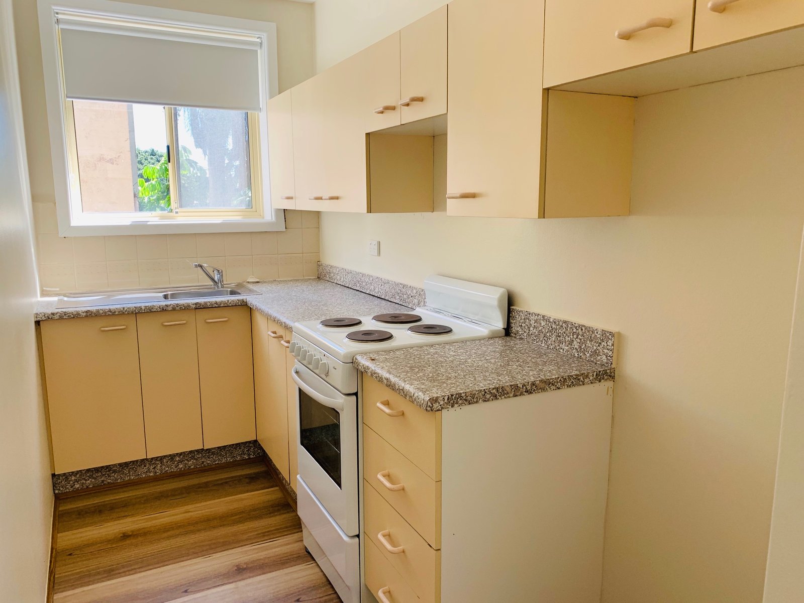 4/7 London Street ENMORE 2