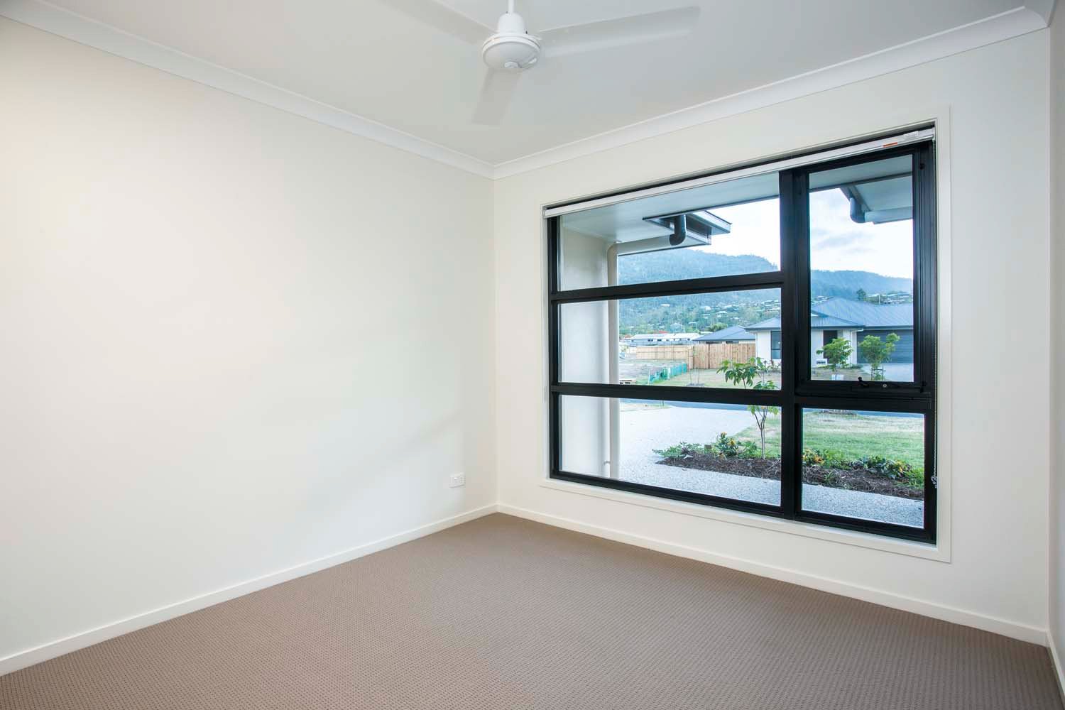 47 Macarthur Drive CANNONVALE 8