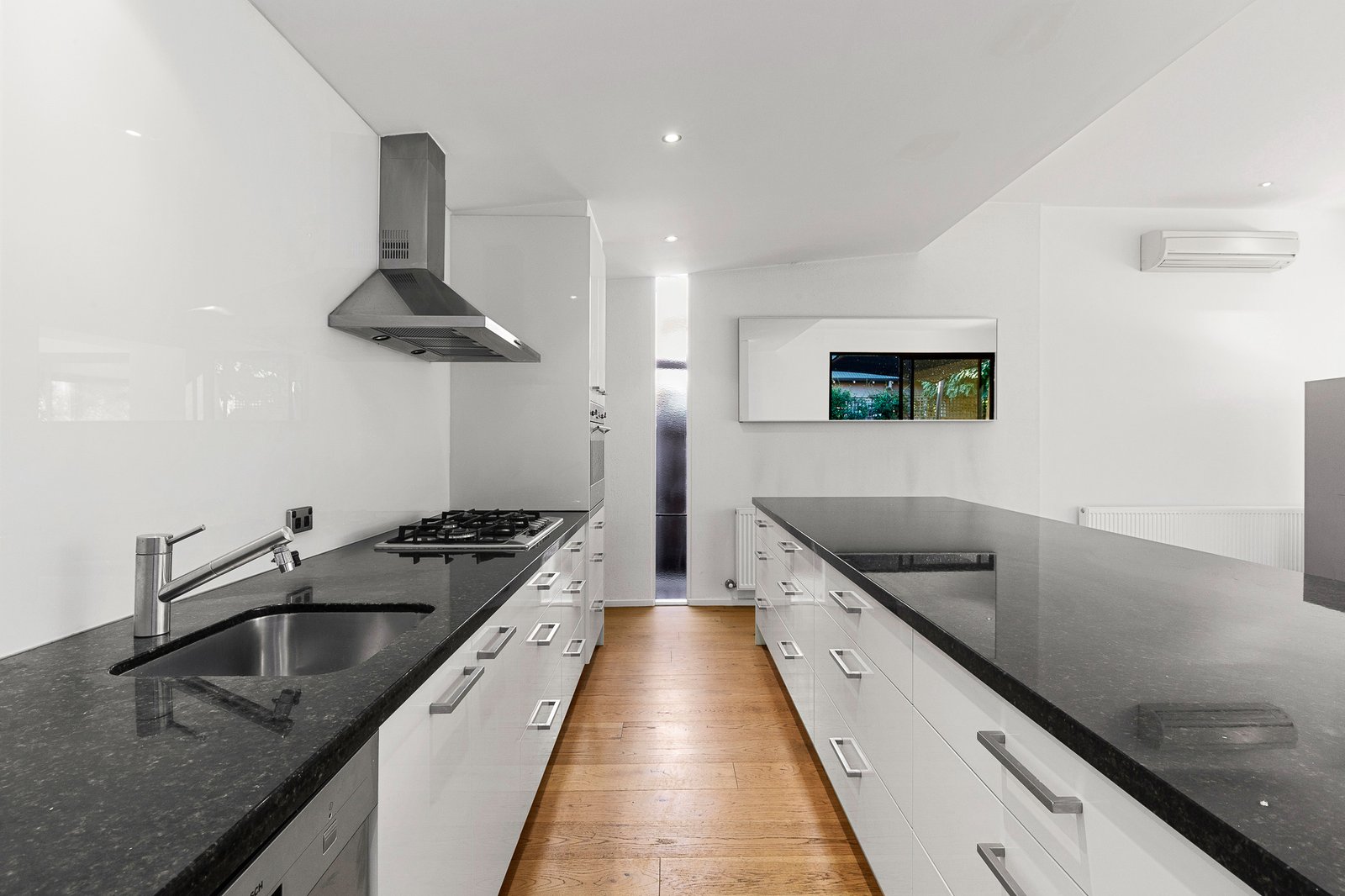 Gallery: 47 Murphy Street