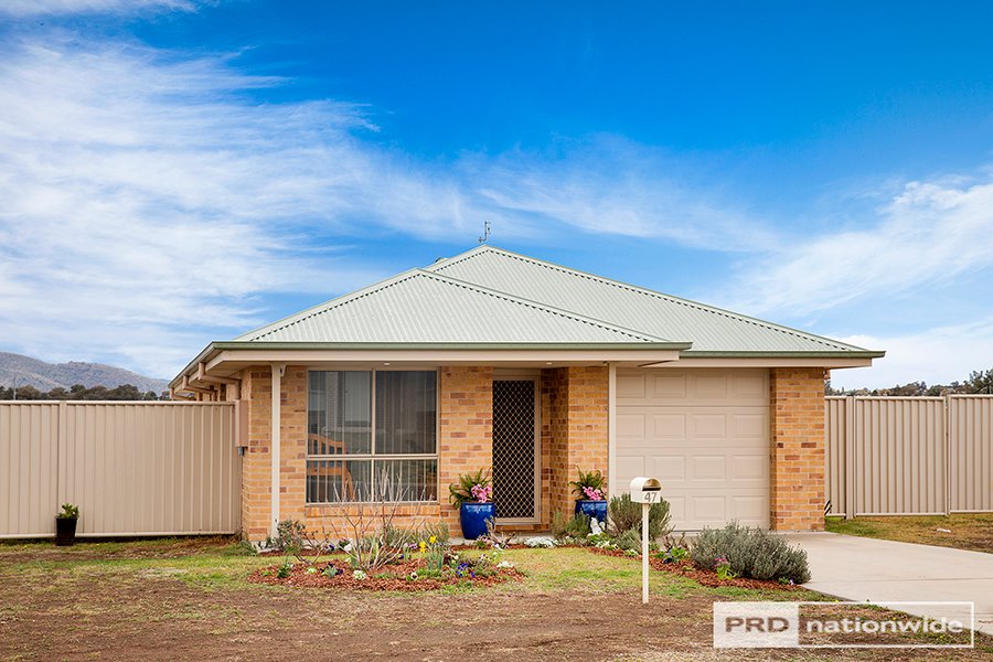 47 Nowland Crescent TAMWORTH 2
