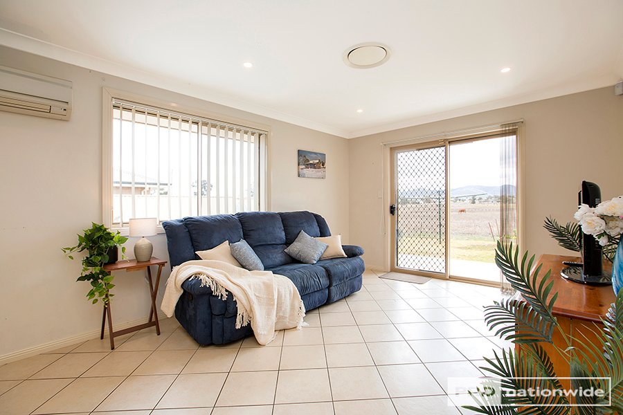 47 Nowland Crescent TAMWORTH 10