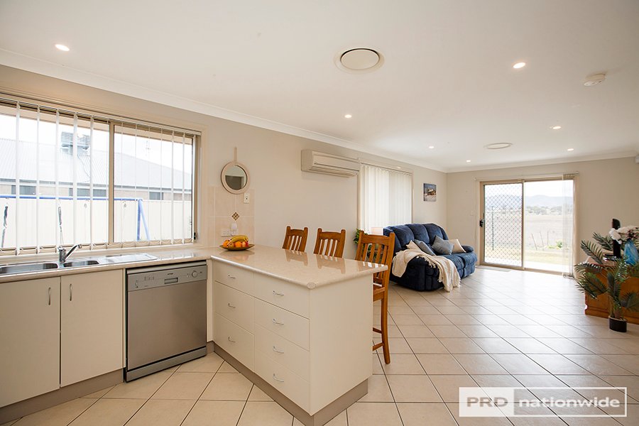 47 Nowland Crescent TAMWORTH 12
