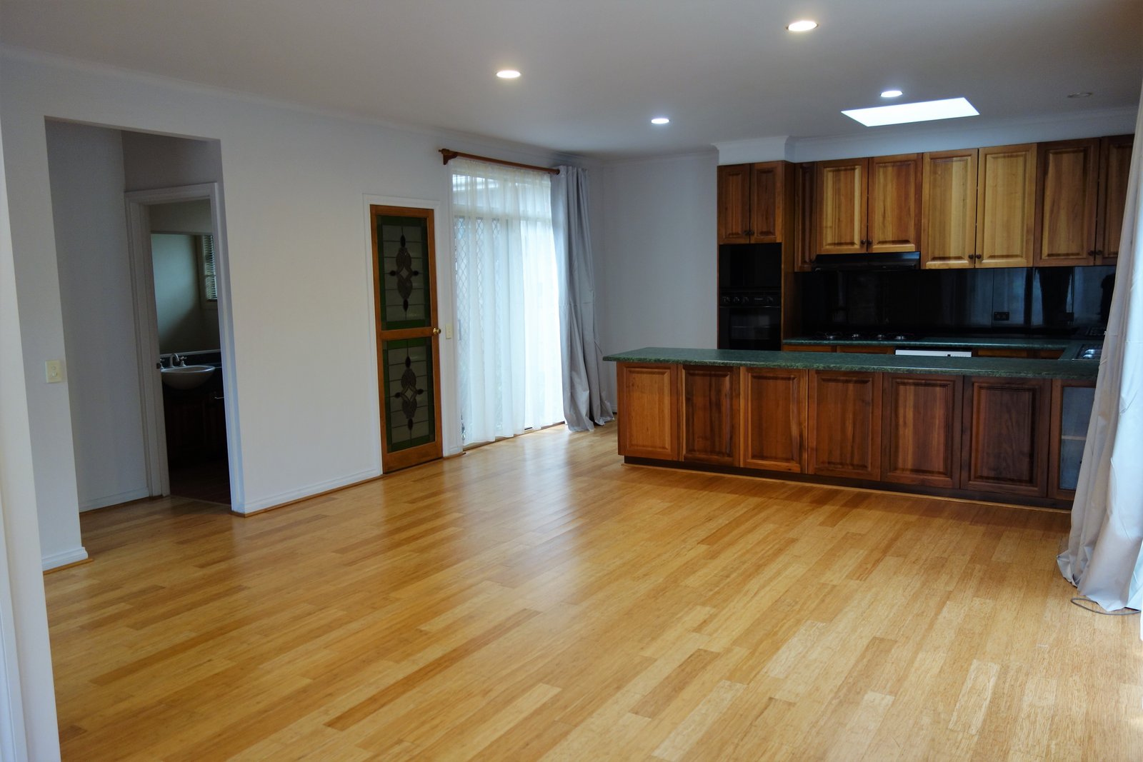 Gallery: 47 Oak Street