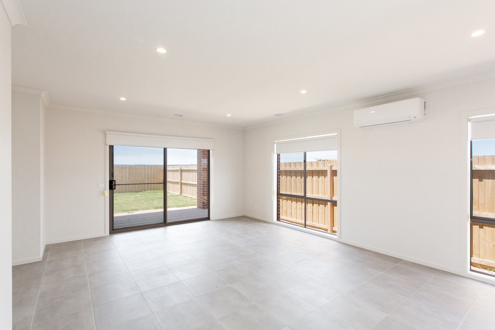 Gallery: 47 Presentation Boulevard
