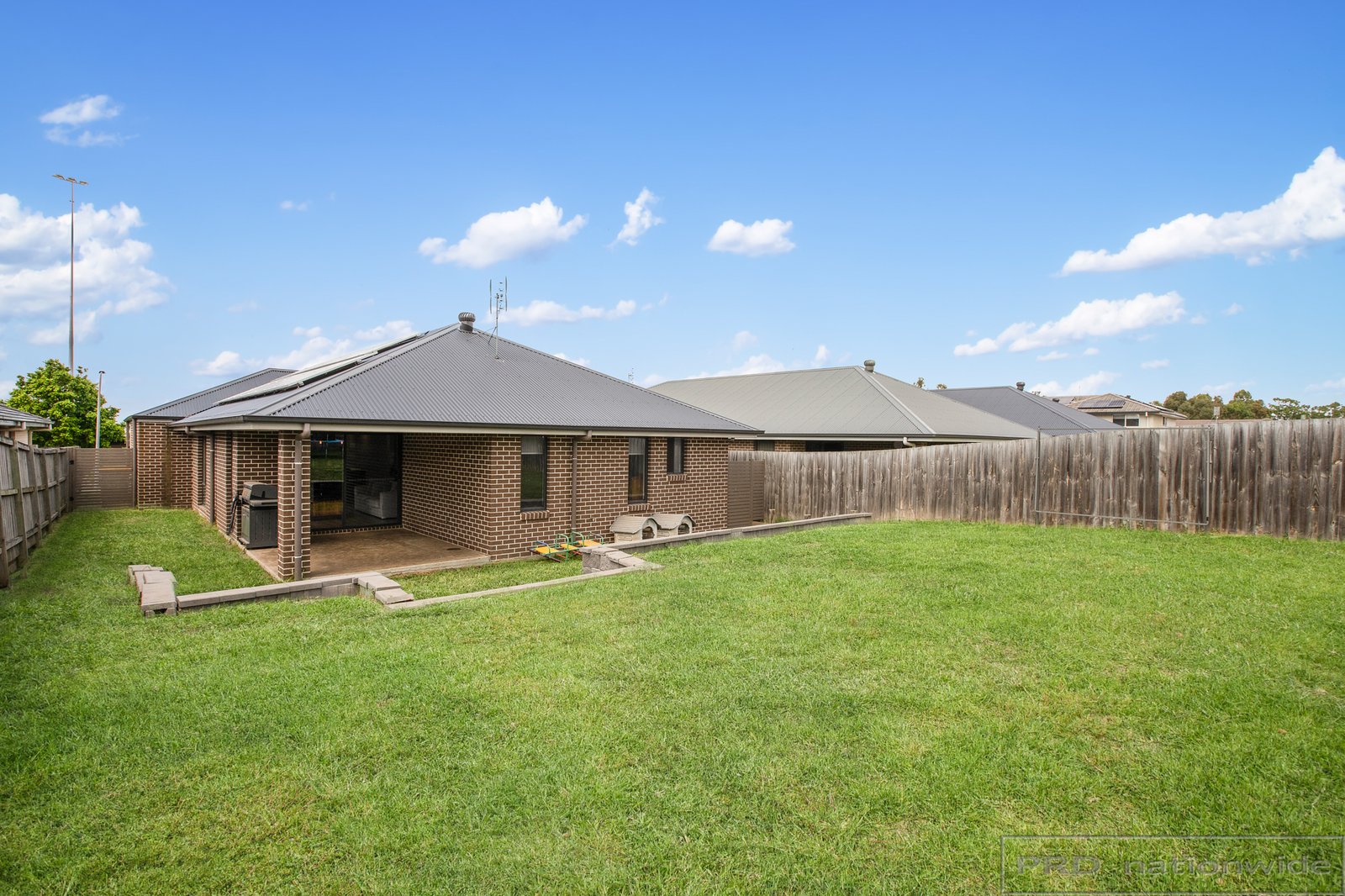 47 Redgum Circuit ABERGLASSLYN 18
