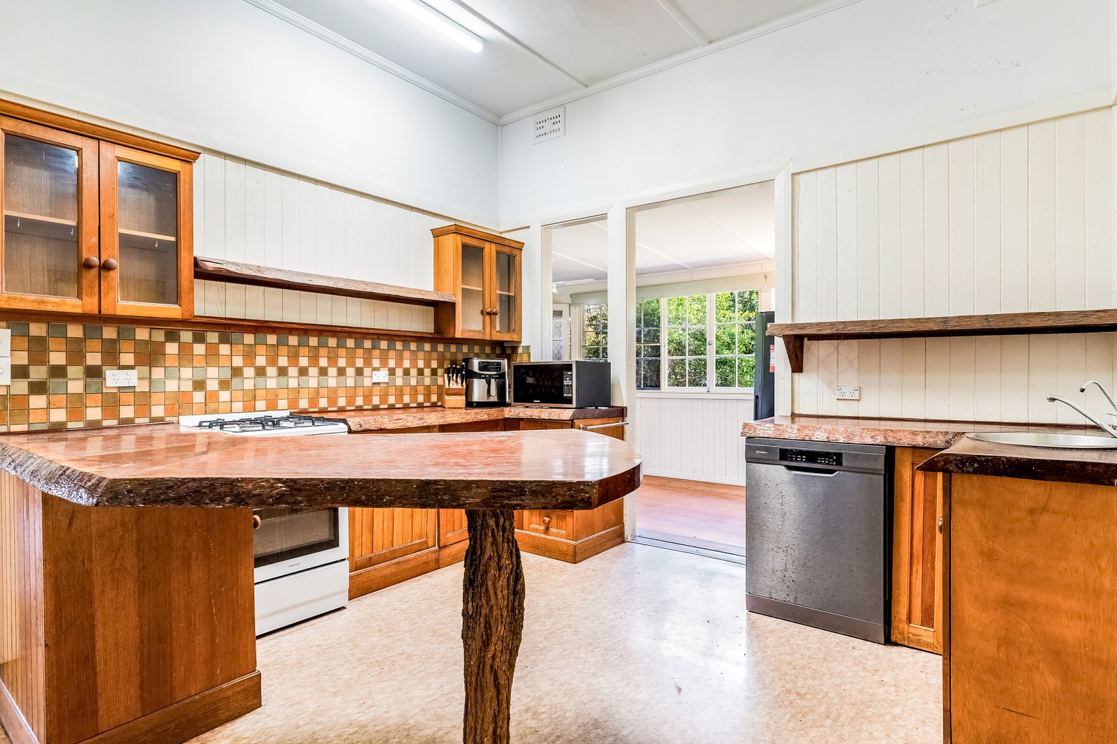 47 Richmond Street CASINO 10