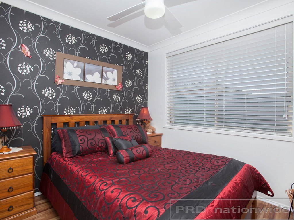 47 Royal Oak Avenue THORNTON 18