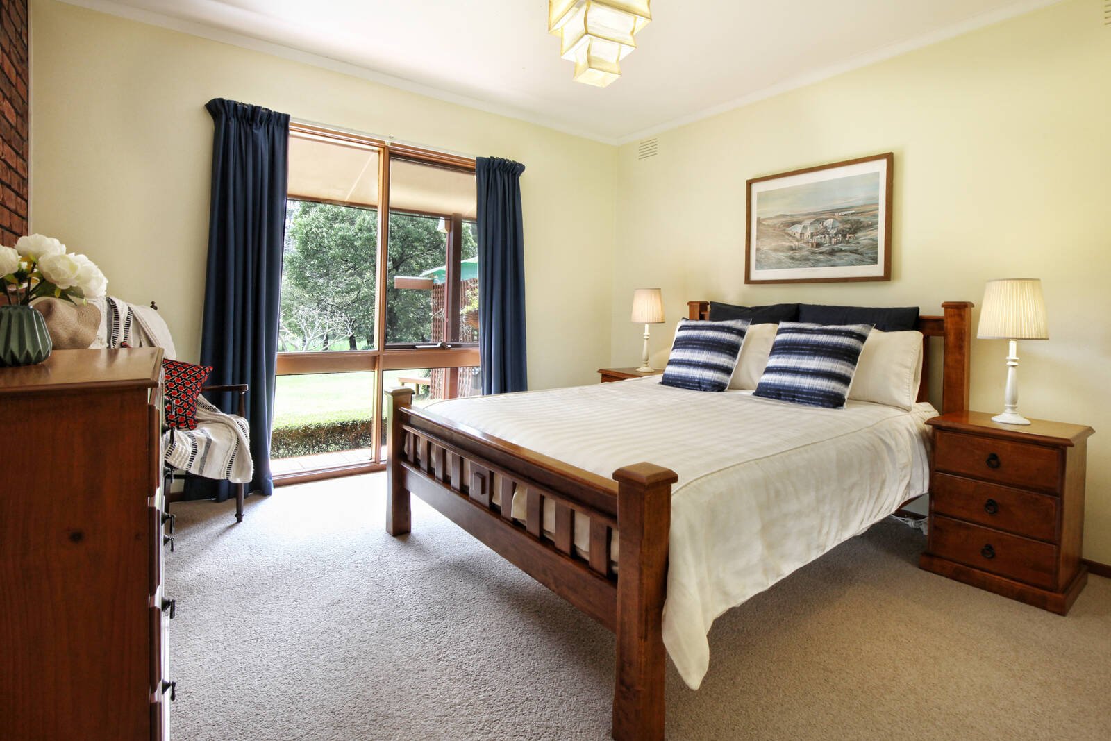 Real Estate and Property in 47 Royle Court, Woodend, VIC