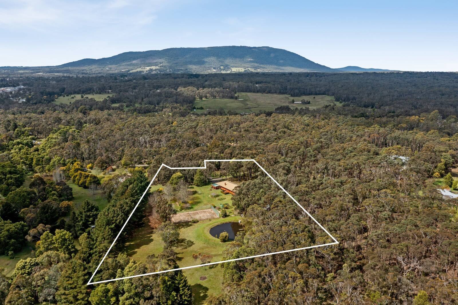 Real Estate and Property in 47 Royle Court, Woodend, VIC