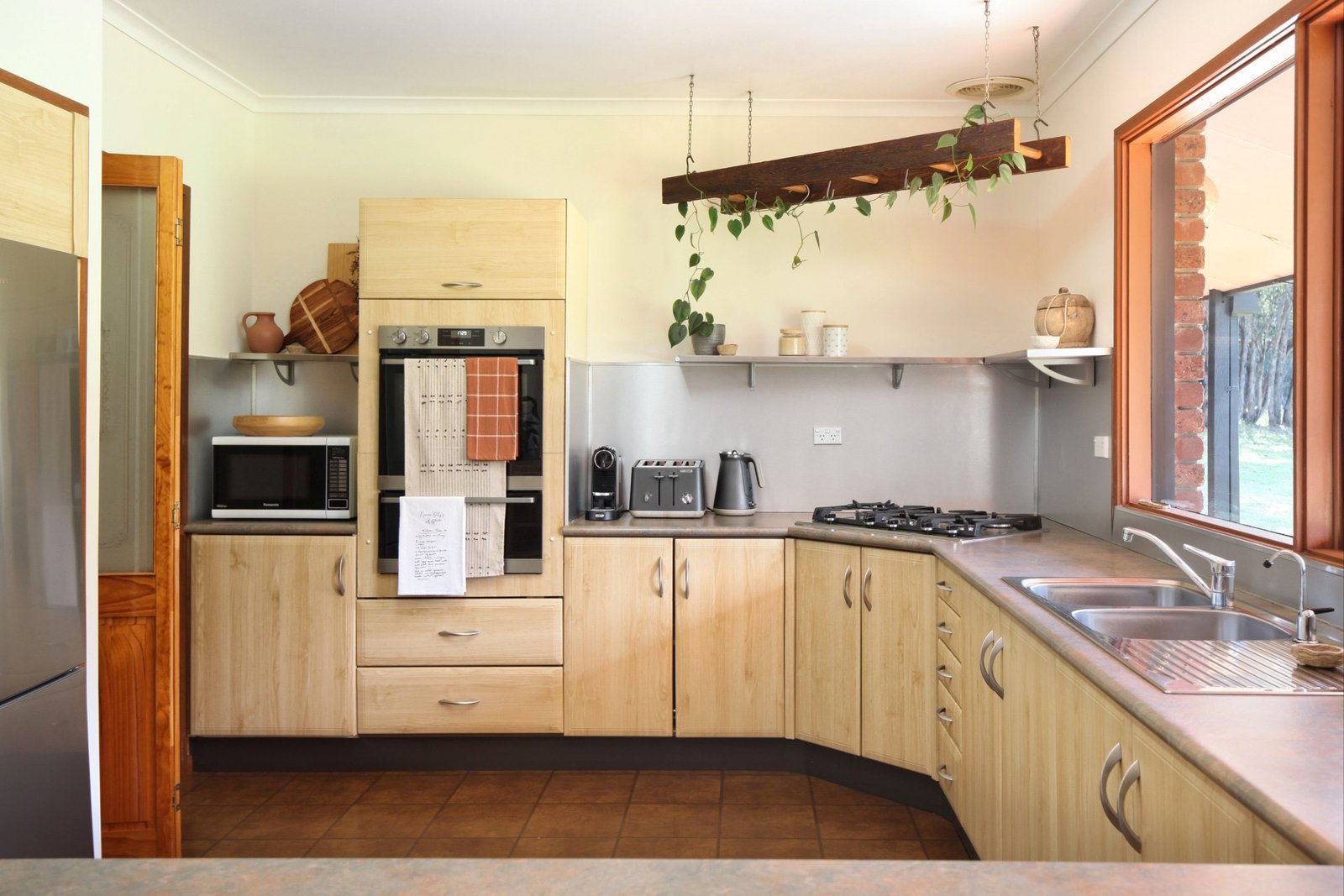 Real Estate and Property in 47 Royle Court, Woodend, VIC