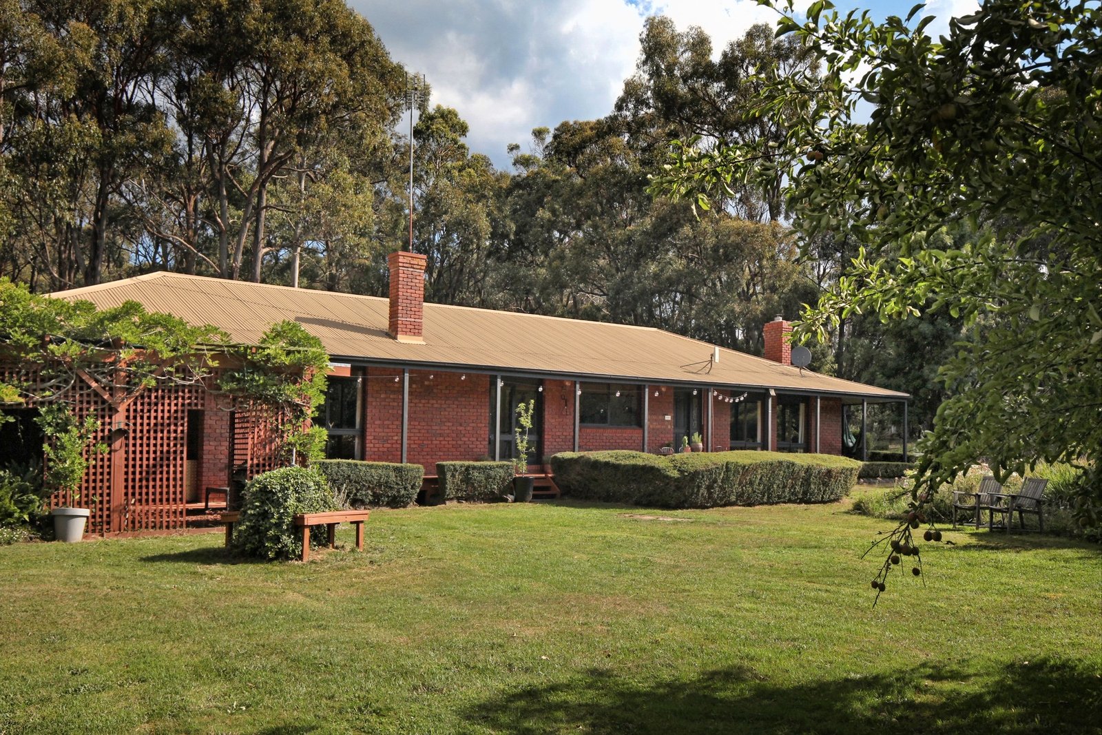 Real Estate and Property in 47 Royle Court, Woodend, VIC
