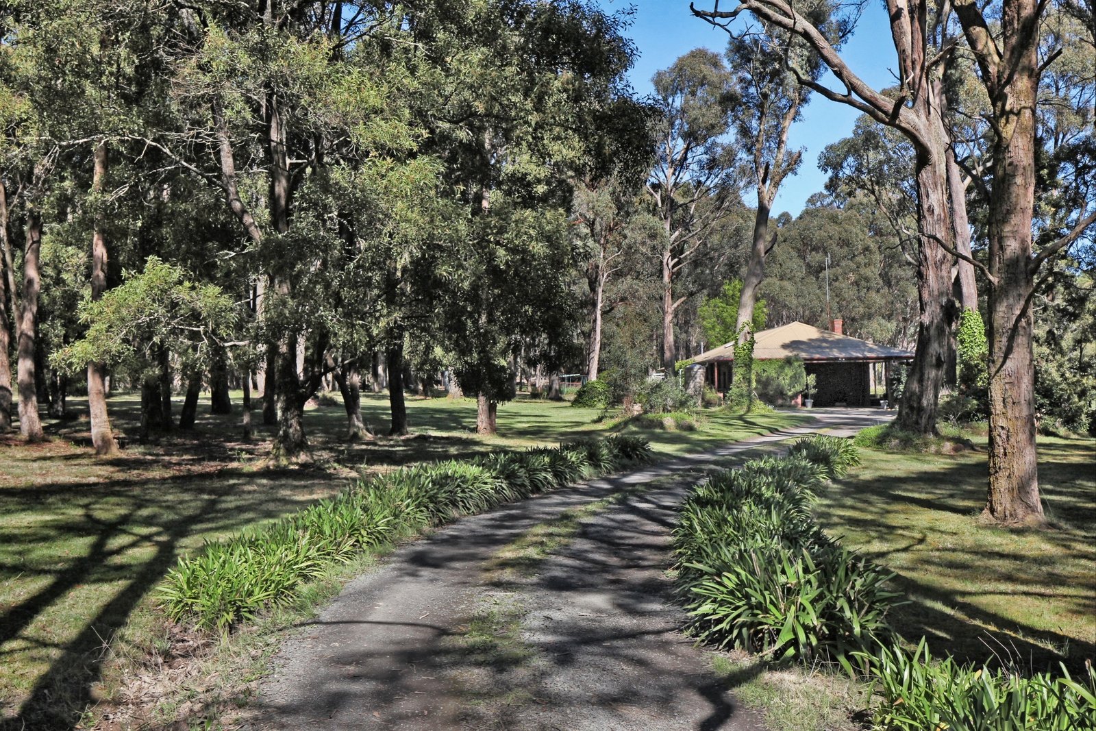 Real Estate and Property in 47 Royle Court, Woodend, VIC