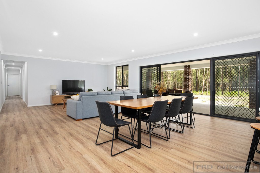 47 Timbertop Road GLEN OAK 4