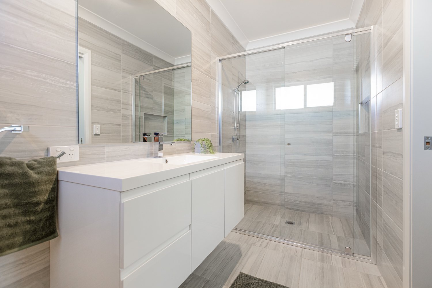 47 Tournament Street RUTHERFORD 14