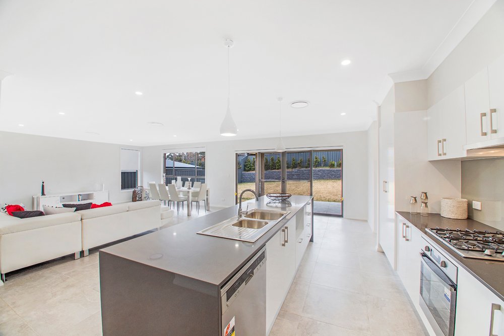 47 Tournament Street RUTHERFORD 14