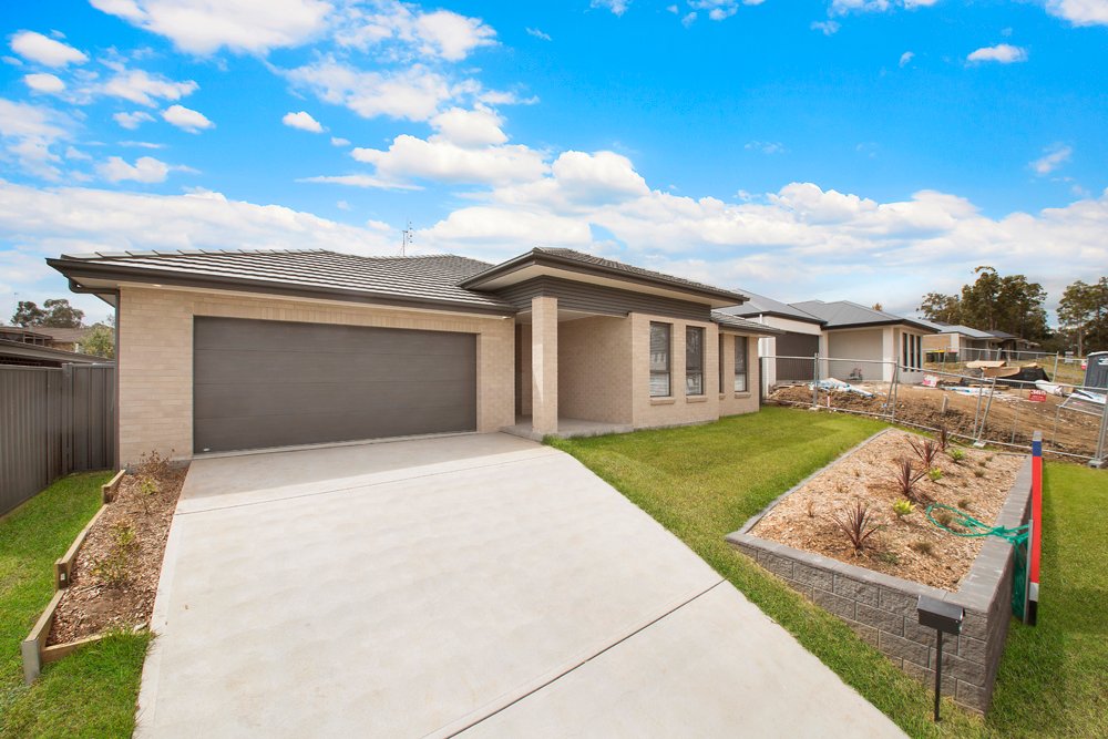 47 Tournament Street RUTHERFORD 20