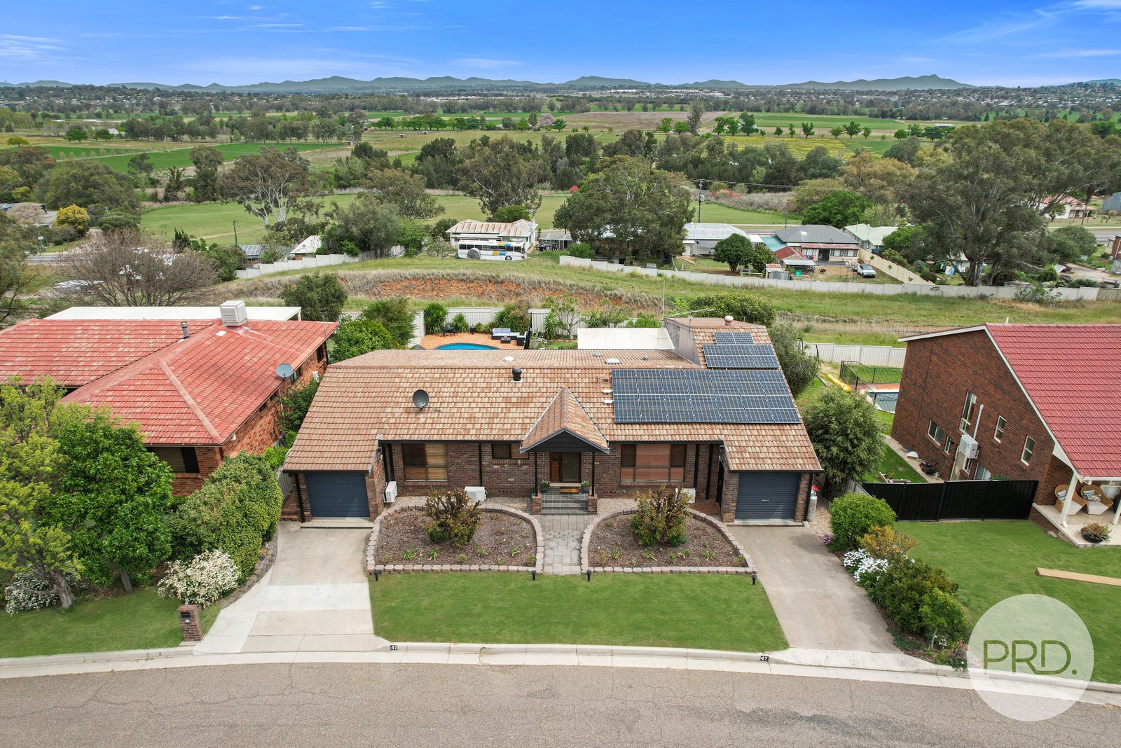 47 Valley Drive TAMWORTH 3