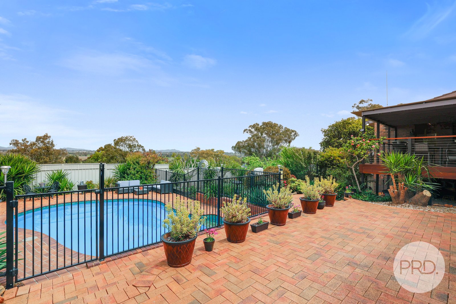 47 Valley Drive TAMWORTH 22