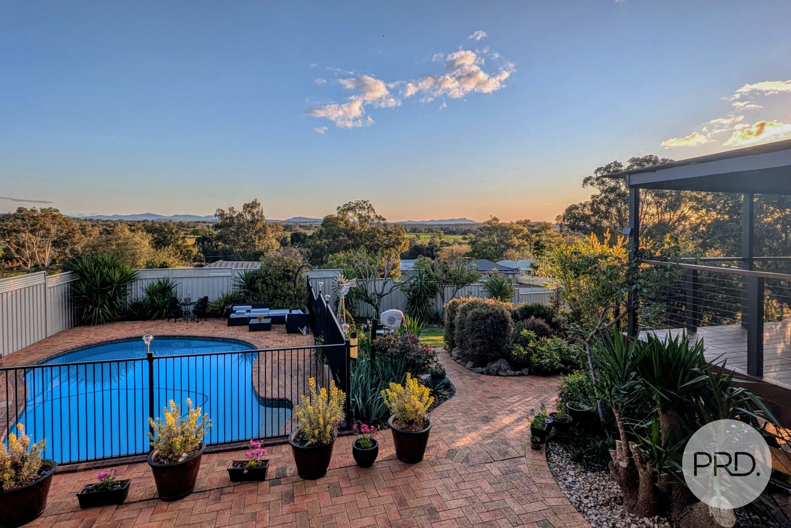 47 Valley Drive TAMWORTH 23