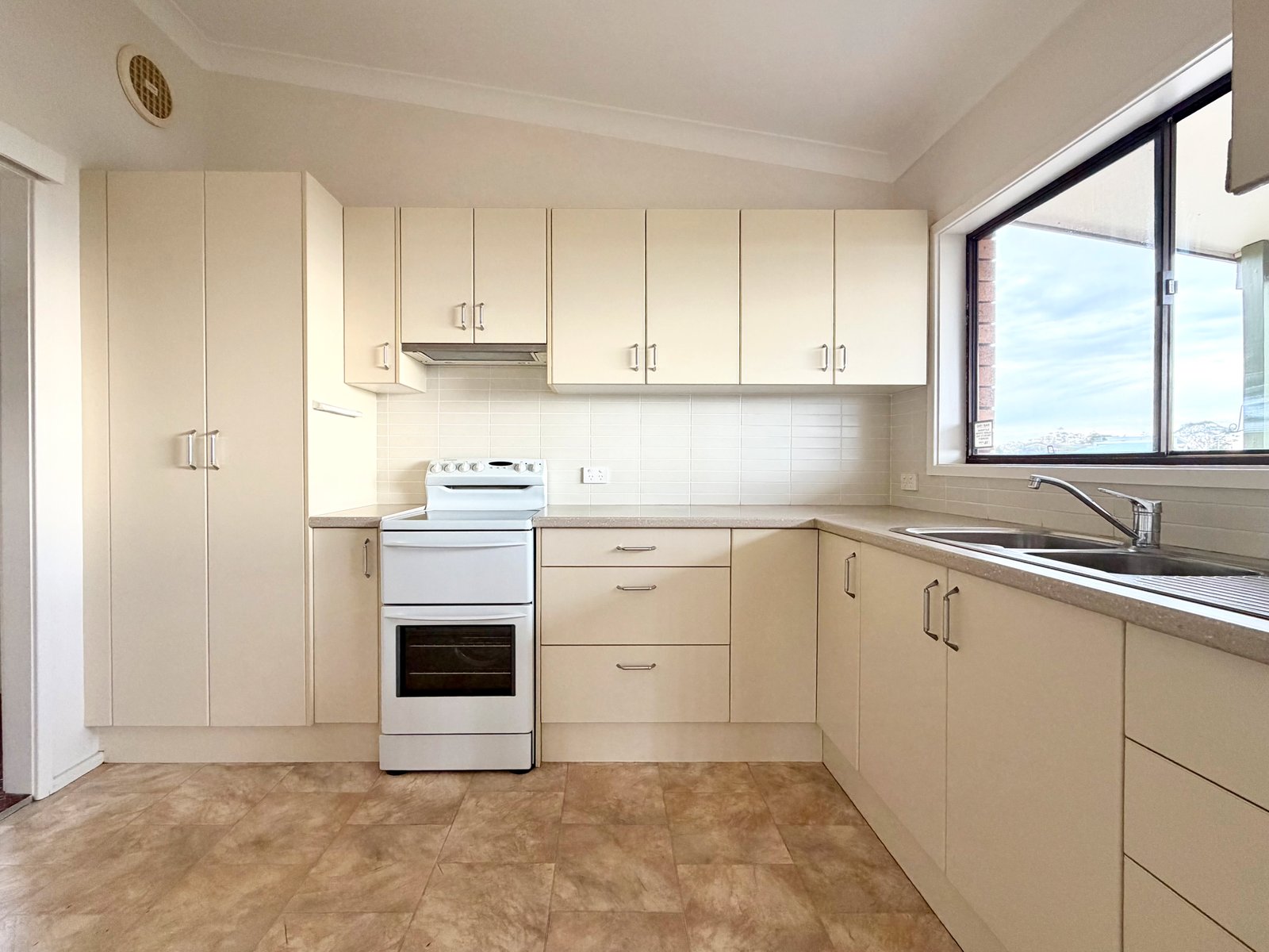 4/7 Vista Avenue SOLDIERS POINT 6
