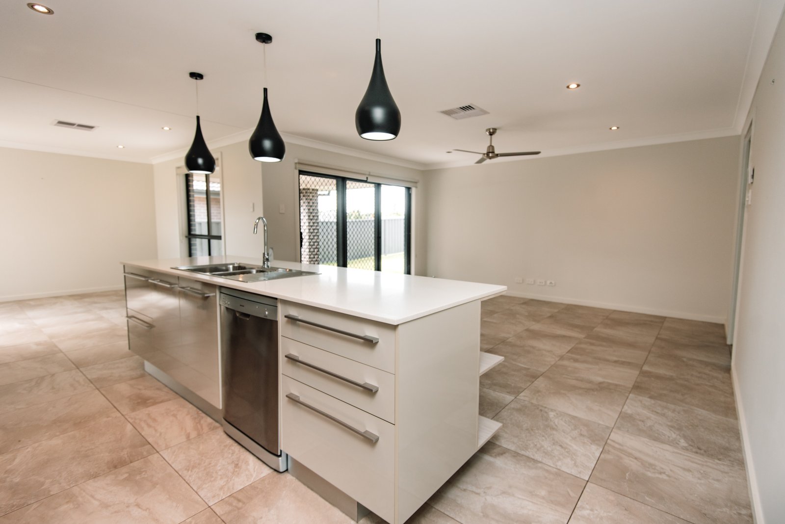 47 Warrah Drive TAMWORTH 4