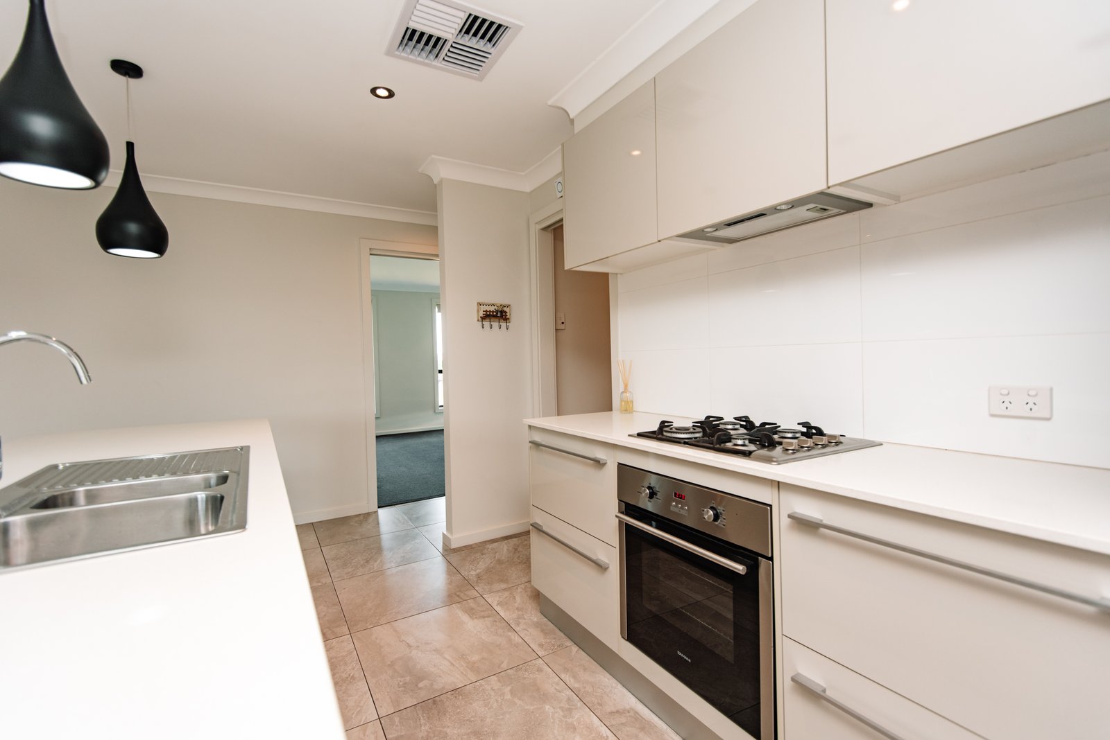 47 Warrah Drive TAMWORTH 8