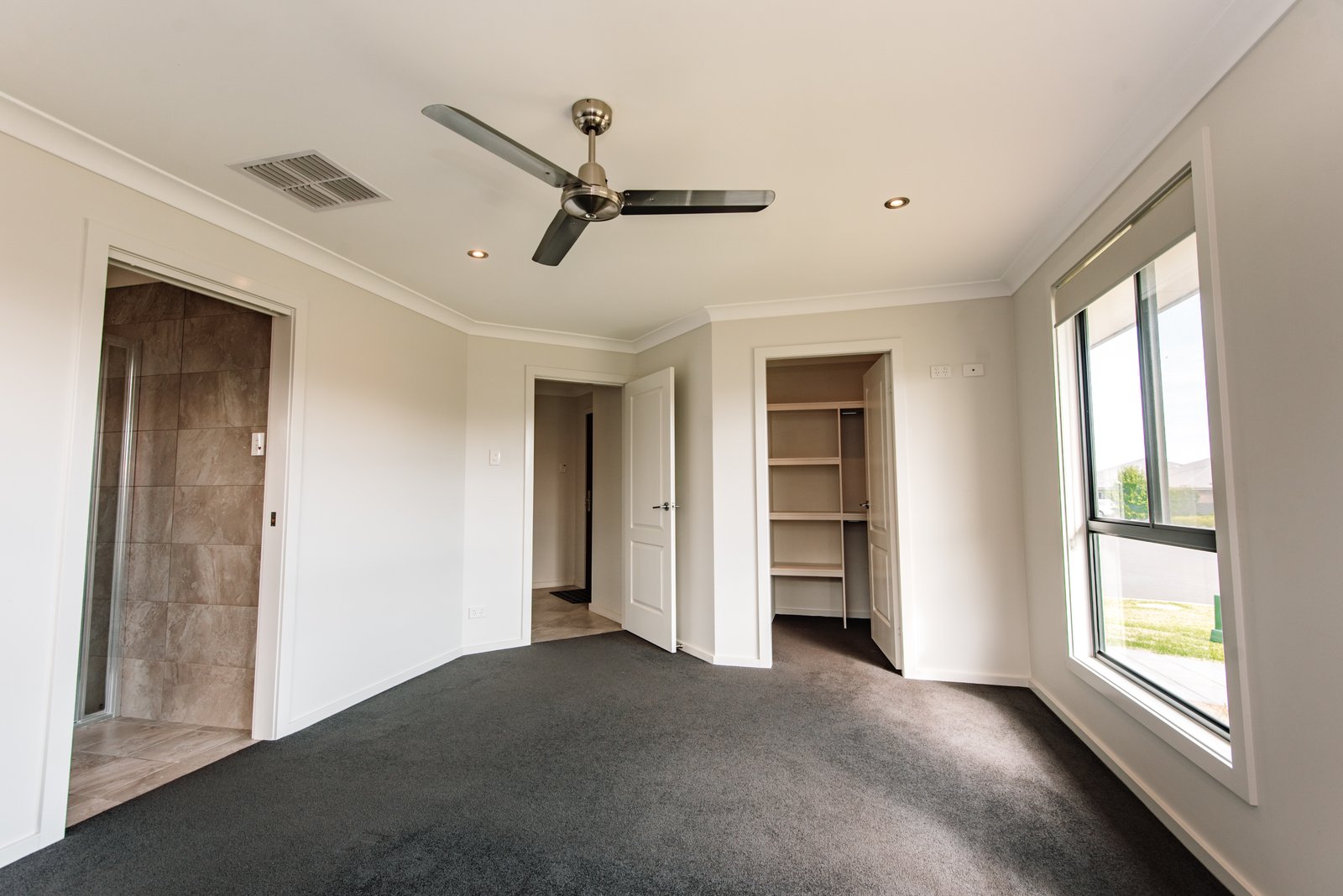 47 Warrah Drive TAMWORTH 10