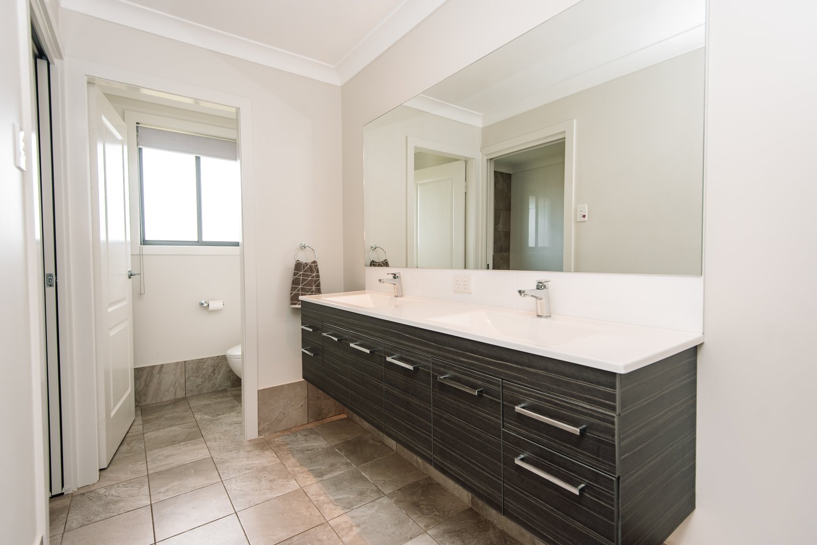 47 Warrah Drive TAMWORTH 16