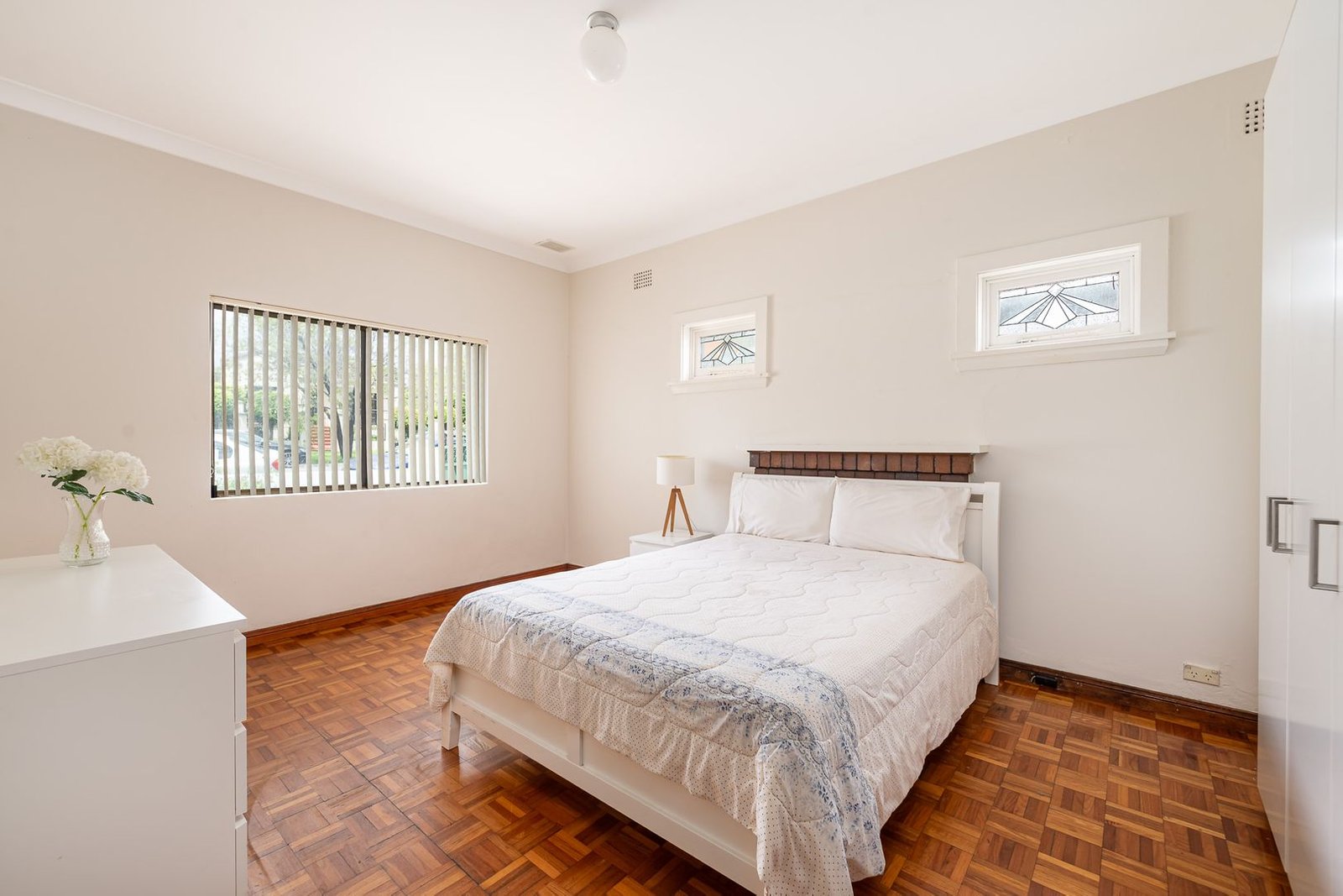 47 Waterside Crescent EARLWOOD 2