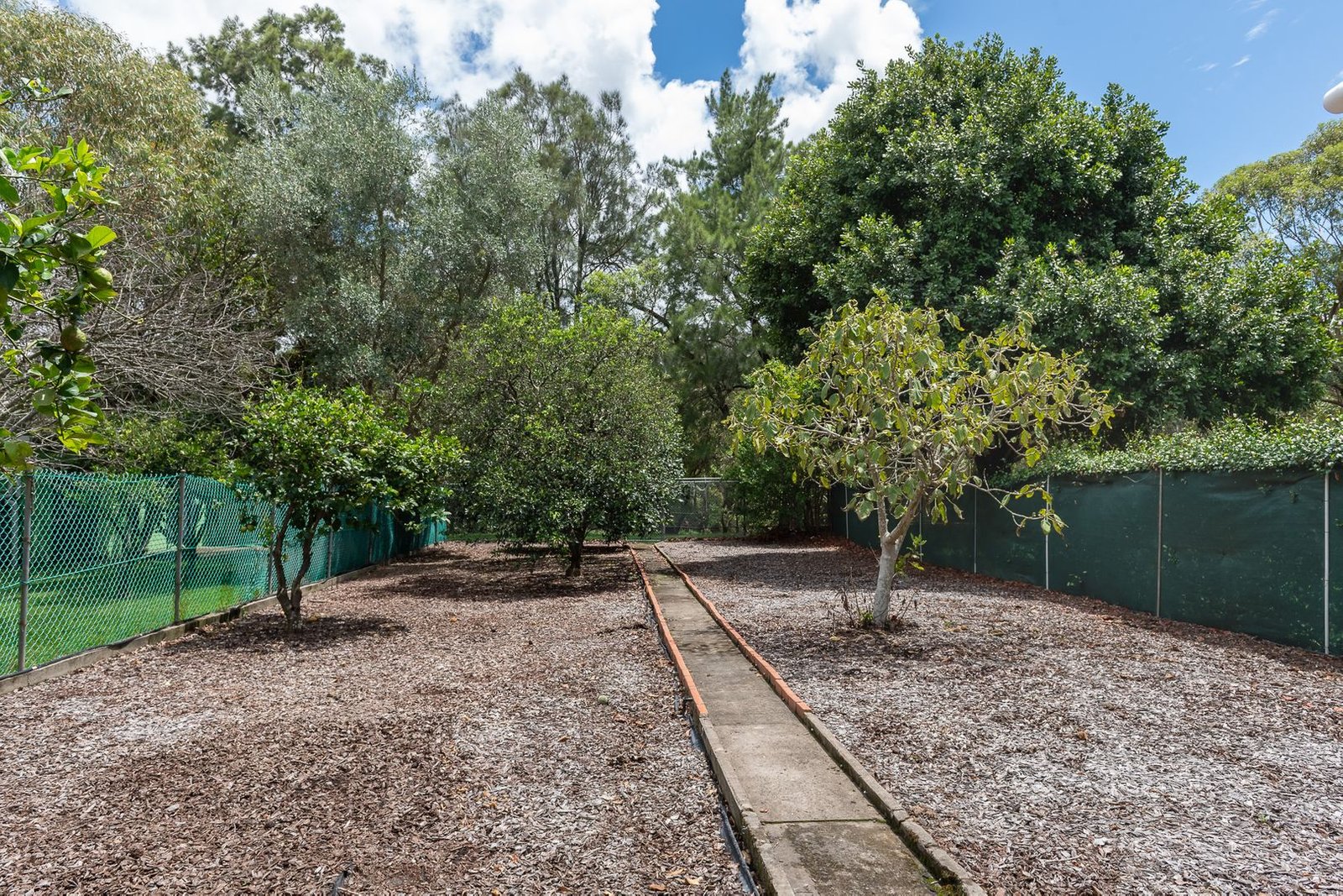 47 Waterside Crescent EARLWOOD 10