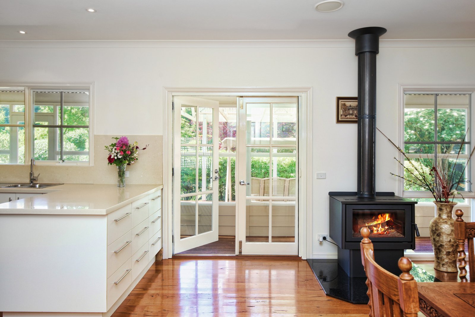 Real Estate and Property in 47 Whitelodge Road, Woodend, VIC