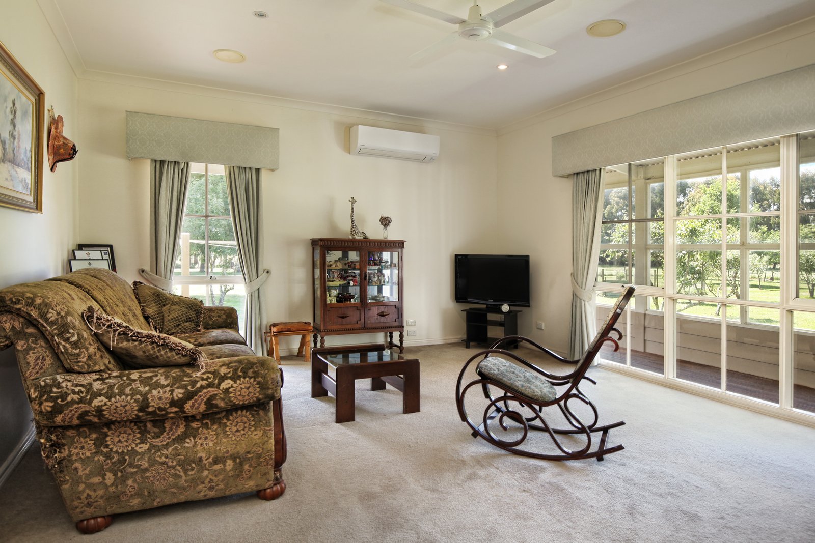 Real Estate and Property in 47 Whitelodge Road, Woodend, VIC