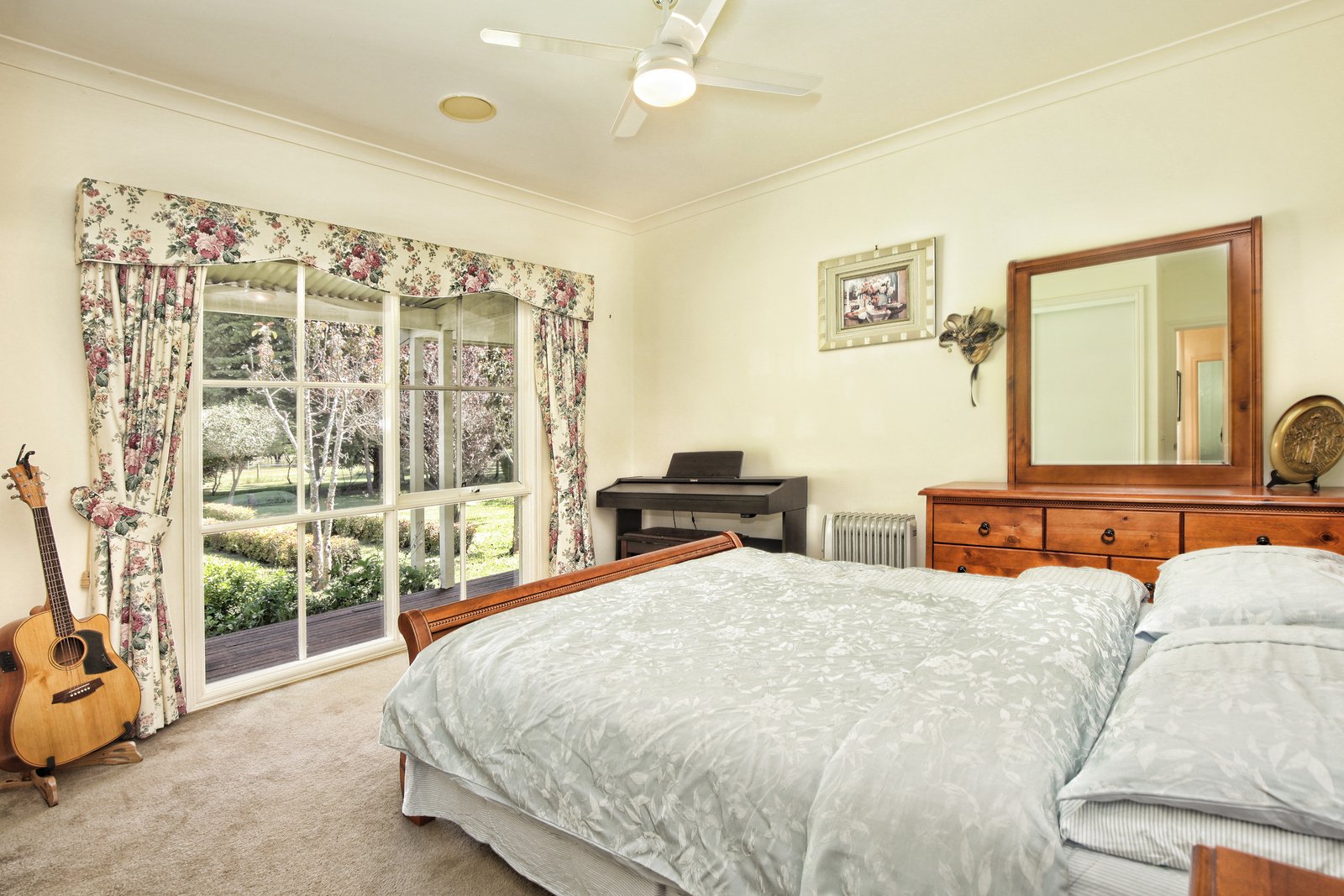 Real Estate and Property in 47 Whitelodge Road, Woodend, VIC