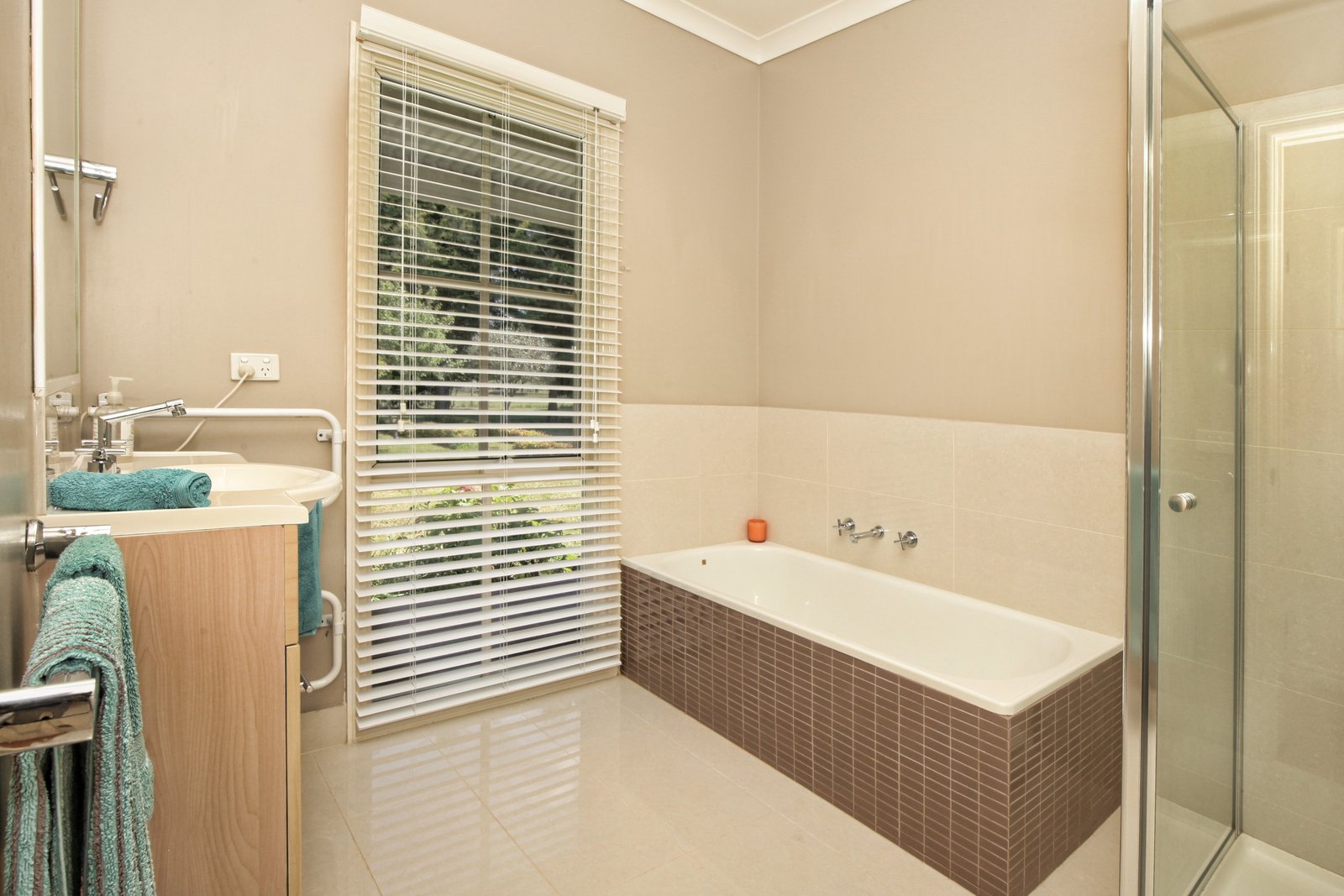 Real Estate and Property in 47 Whitelodge Road, Woodend, VIC