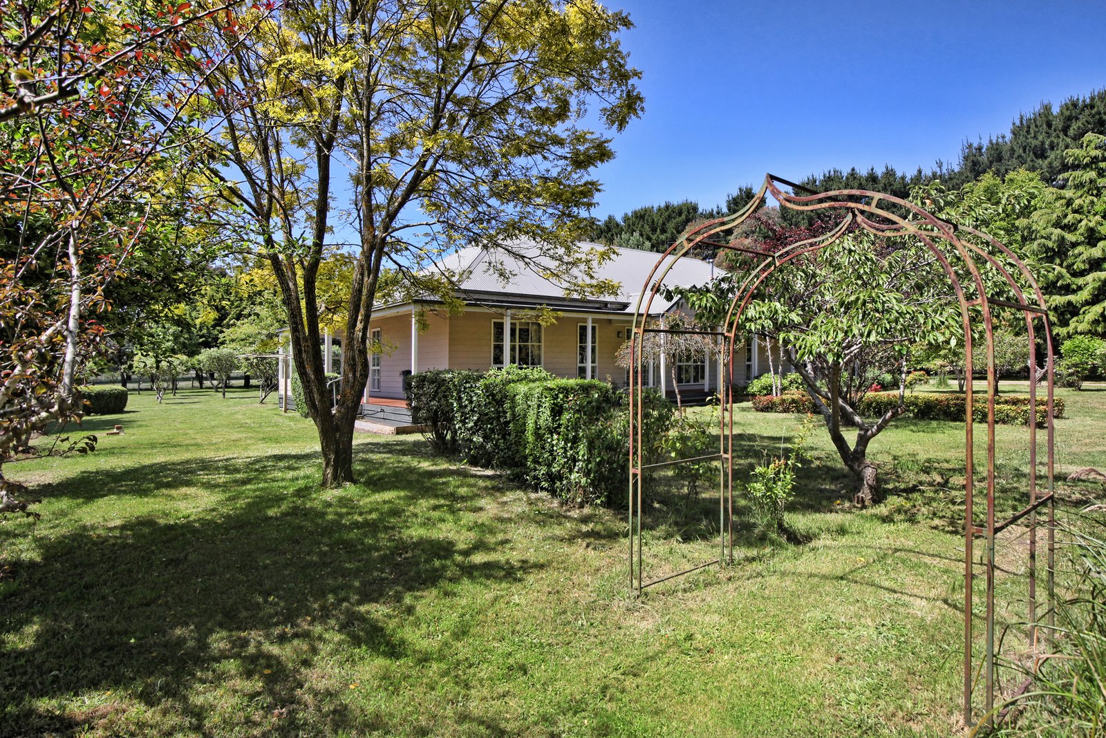 Real Estate and Property in 47 Whitelodge Road, Woodend, VIC