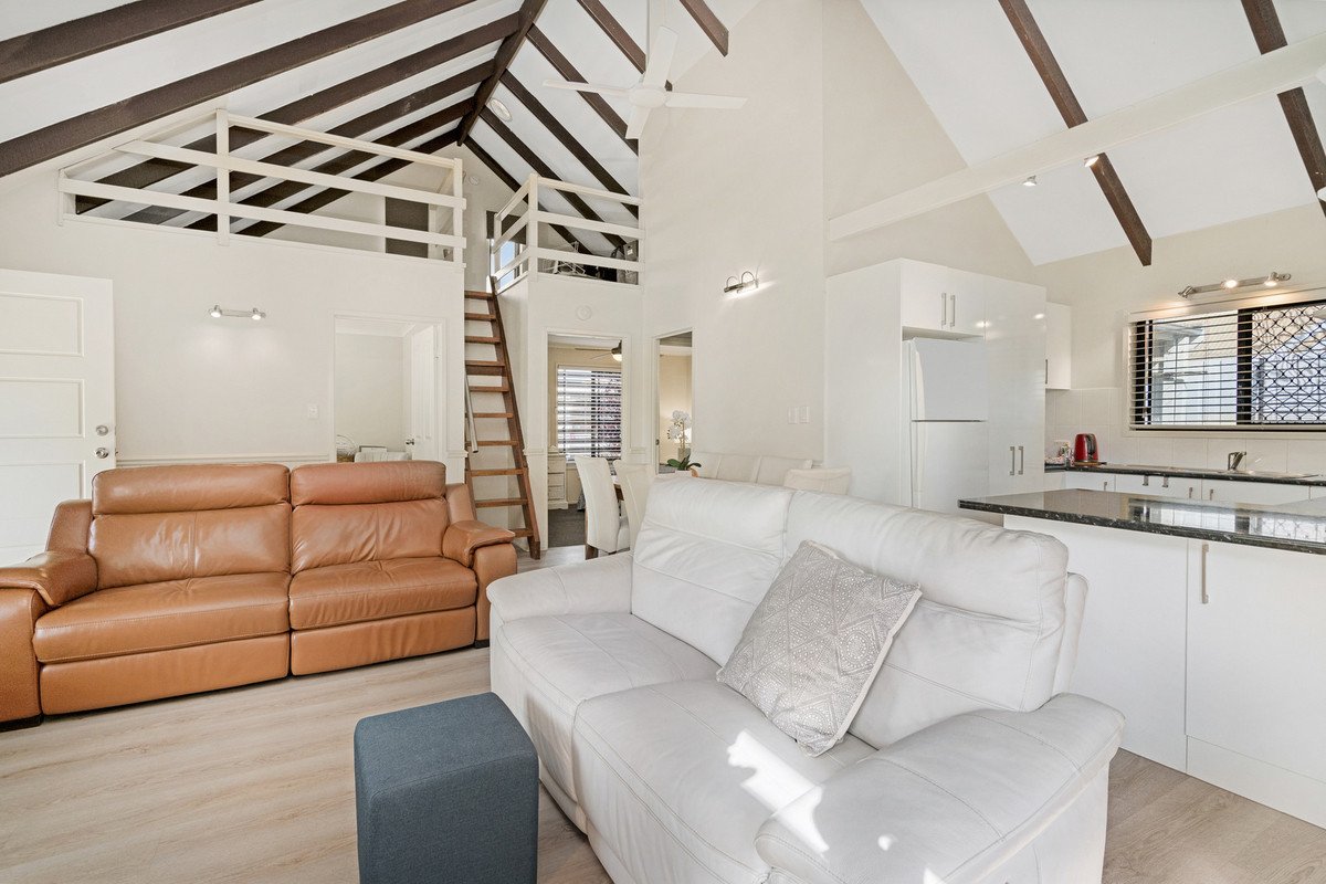 4/70 Mattocks Road Varsity Lakes 8