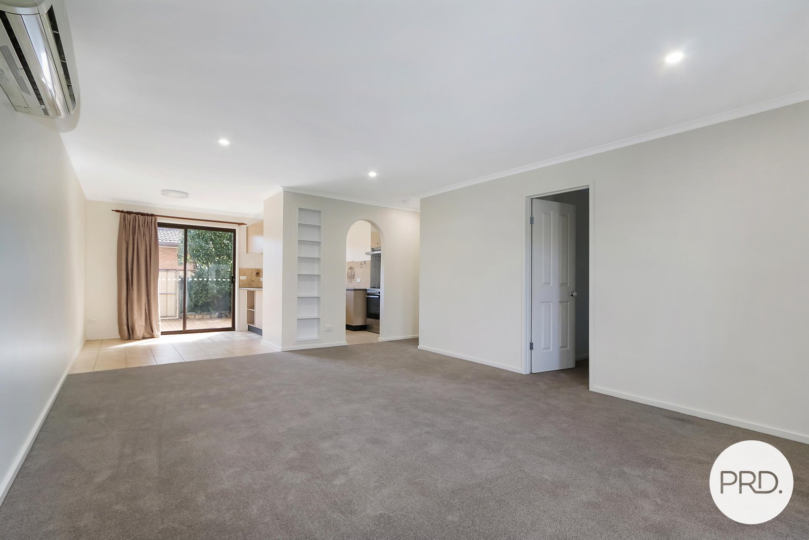 4/702 Lavis Street EAST ALBURY 3