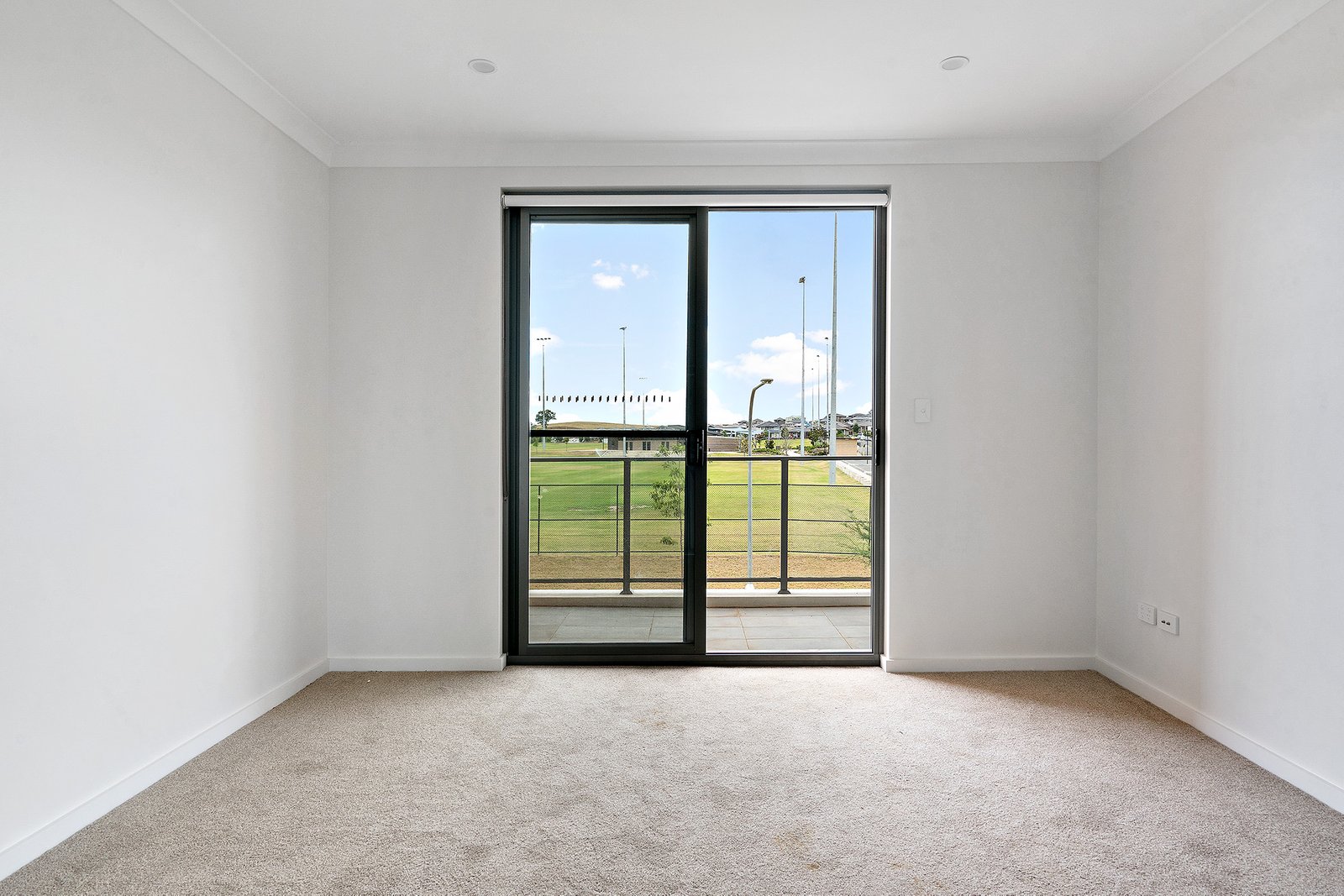 4/71 Deerubbin Dr Glenmore Park 5